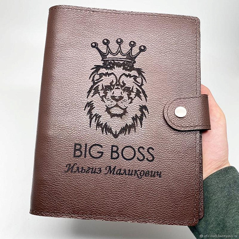 Лазерная гравировка на ежедневнике